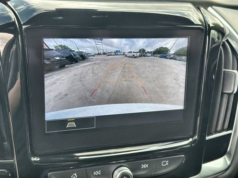 Used 2023 Chevrolet Traverse LT FWD image 14