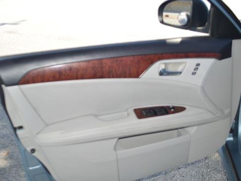 Used 2011 Toyota Avalon Limited FWD image 11