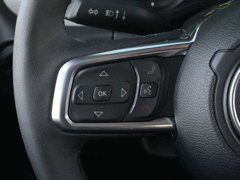 Used 2025 Jeep Wrangler Unlimited Sahara AWD/4WD image 18