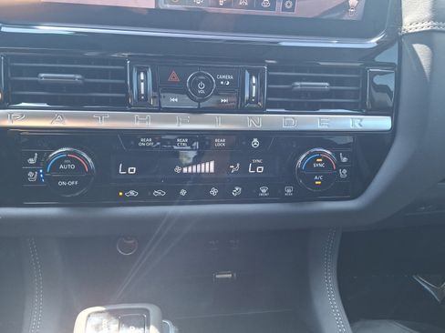 New 2026 Nissan Pathfinder Platinum image 10