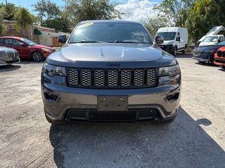 Used 2019 Jeep Grand Cherokee Altitude video 2