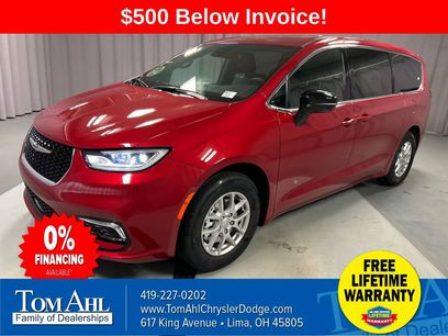 New 2026 Chrysler Pacifica Select