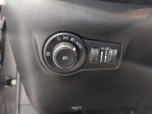 Used 2023 Jeep Compass Latitude AWD/4WD image 10