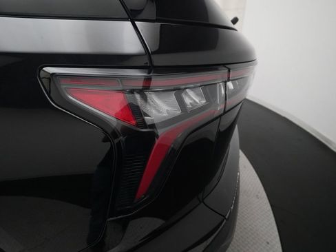 Used 2025 Chevrolet Equinox LT w/ Convenience Package II image 32