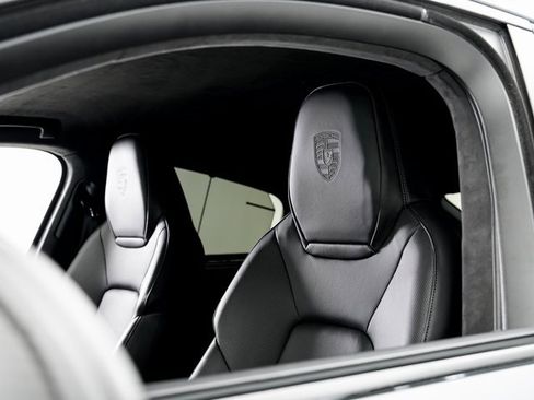 Certified 2022 Porsche Cayenne Turbo GT image 9