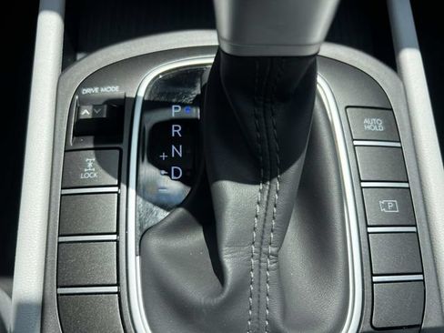 Certified 2024 Hyundai Kona SEL AWD/4WD image 33