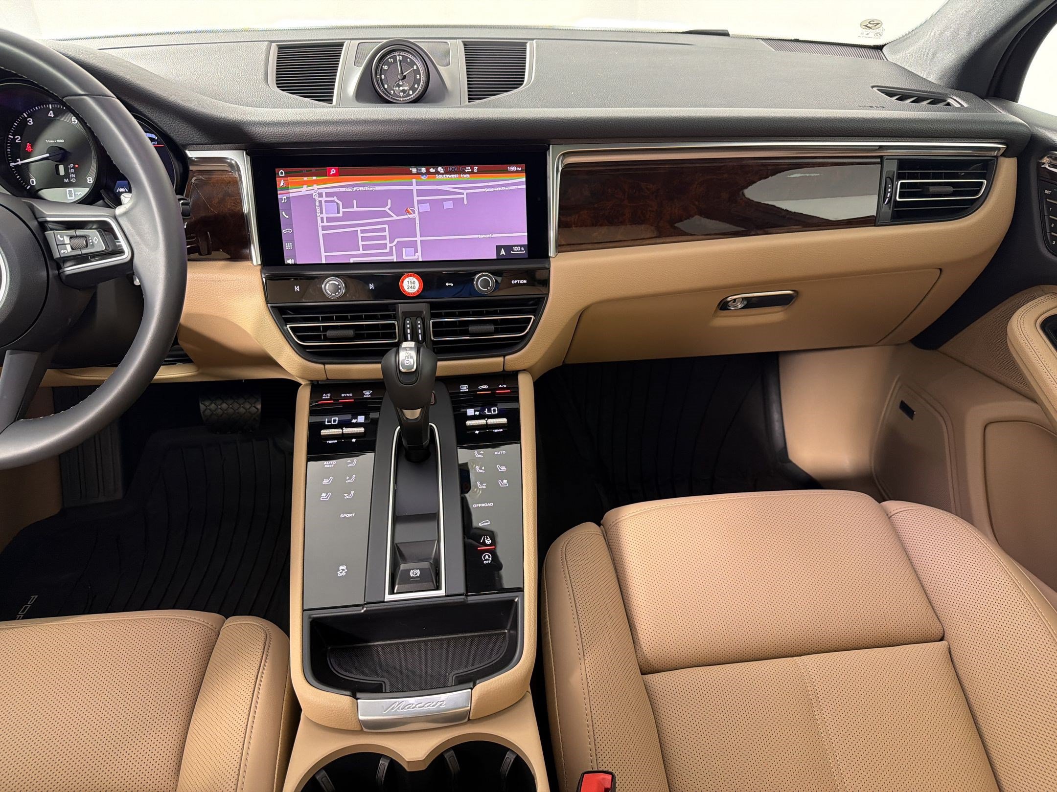 Certified 2026 Porsche Macan AWD/4WD image 29