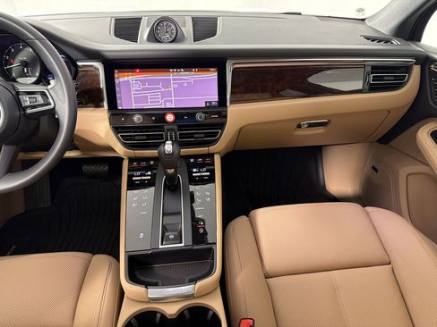 Certified 2026 Porsche Macan AWD/4WD image 29