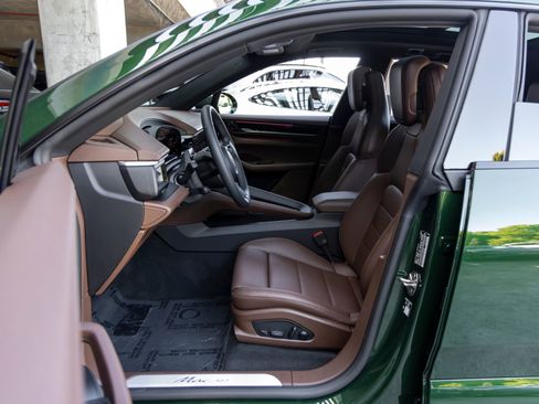 Certified 2026 Porsche Macan Electric RWD image 24