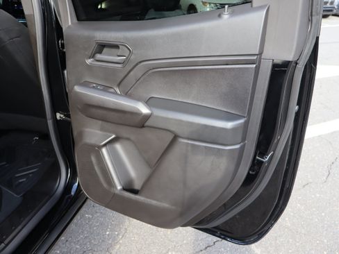 Used 2025 Chevrolet Colorado Trail Boss AWD/4WD image 32