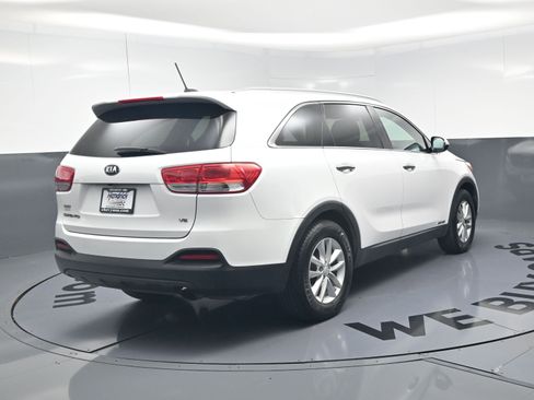 Used 2016 Kia Sorento LX AWD/4WD image 9