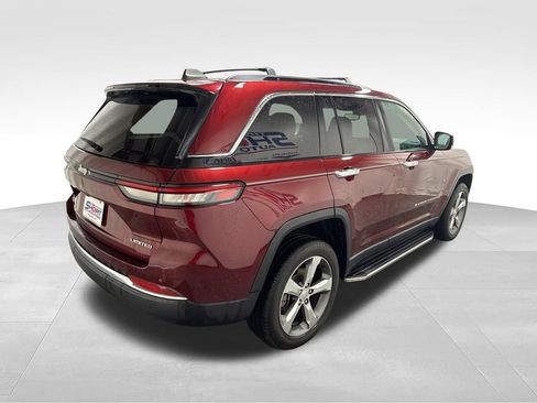 Used 2024 Jeep Grand Cherokee Limited AWD/4WD image 4