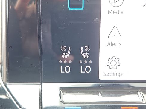 Certified 2024 Volkswagen Atlas SEL AWD/4WD image 15