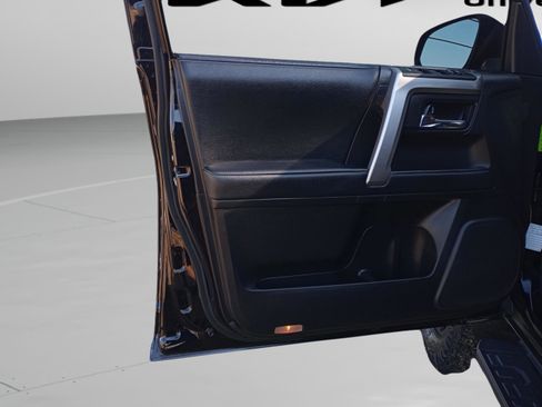 Used 2021 Toyota 4Runner SR5 Premium image 36