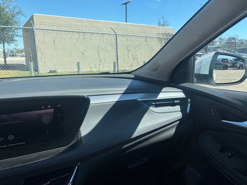 Used 2025 Buick Encore GX Preferred image 34