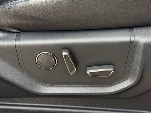 Used 2019 Ford F150 Raptor w/ Equipment Group 802A Luxury image 32