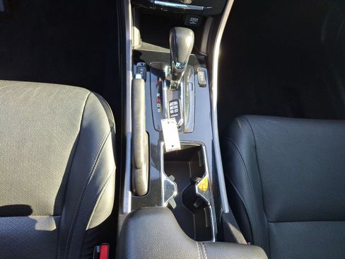 Used 2017 Honda Accord EX-L image 12
