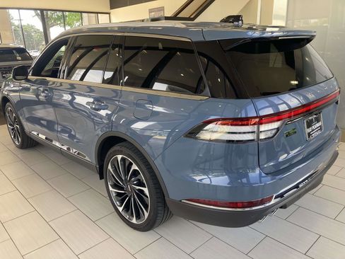 Used 2025 Lincoln Aviator Reserve w/ Equipment Group 201A AWD/4WD image 6