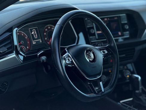 Used 2019 Volkswagen Jetta R-Line w/ R-Line Cold Weather Package image 11