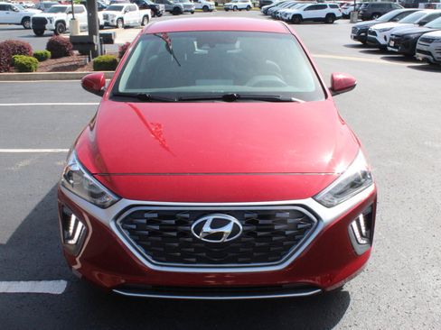 Used 2022 Hyundai Ioniq SE FWD image 3