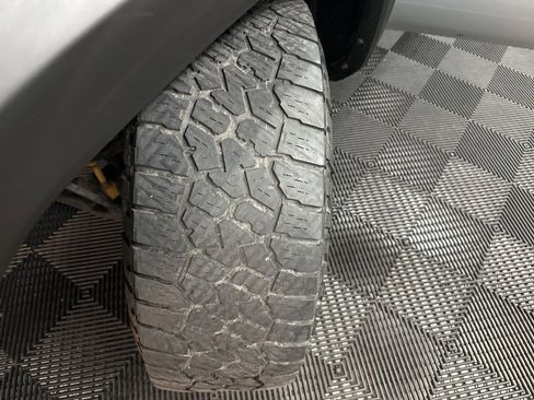 Used 2019 Toyota Tacoma TRD Off-Road image 37