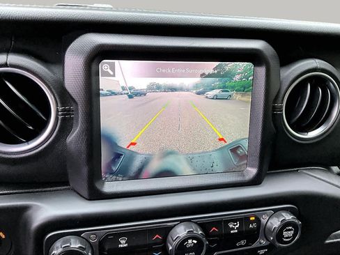 Used 2020 Jeep Gladiator Overland w/ Popular Equipment Package AWD/4WD image 25