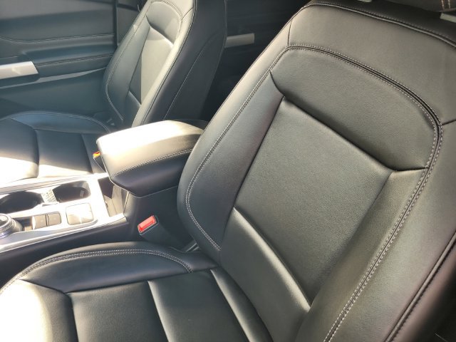 Certified 2023 Ford Explorer XLT w/ Equipment Group 202A RWD image 11