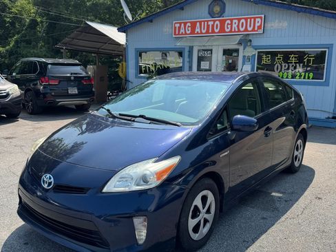Used 2015 Toyota Prius Two FWD image 1