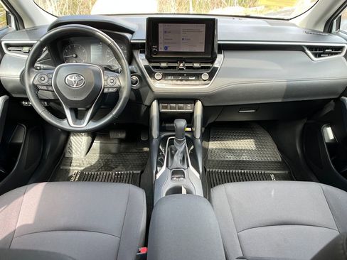 Used 2023 Toyota Corolla Cross LE w/ Moonroof Package image 13