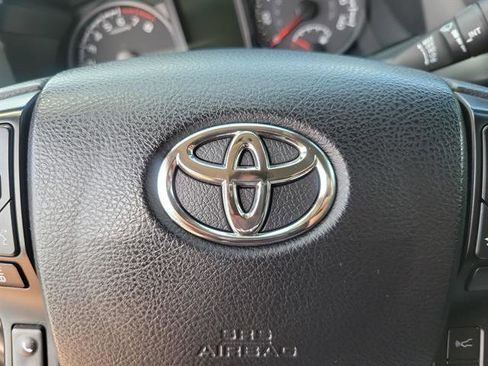 Used 2021 Toyota Tacoma SR AWD/4WD image 20