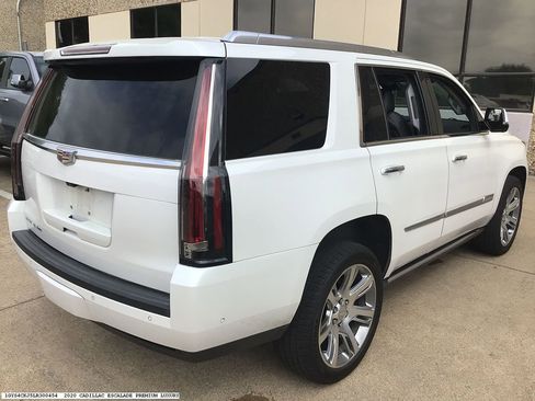Used 2020 Cadillac Escalade Premium Luxury image 5