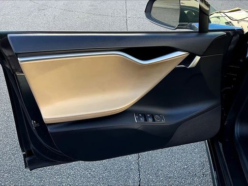 Used 2013 Tesla Model S Performance image 20