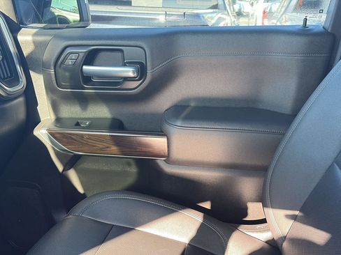 Used 2021 GMC Sierra 1500 SLT image 25
