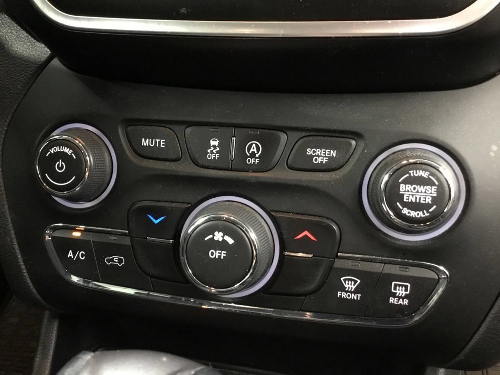 Used 2021 Jeep Cherokee Latitude Lux AWD/4WD image 26