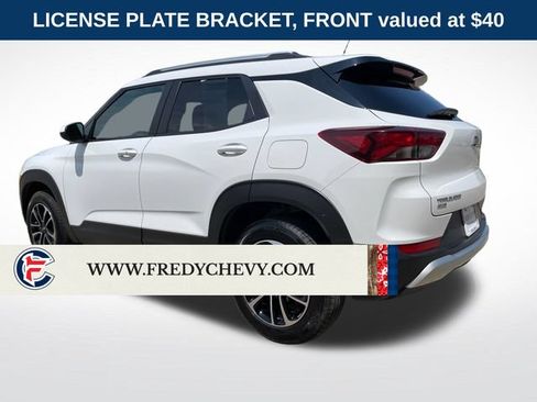 Used 2025 Chevrolet TrailBlazer LT AWD/4WD image 3