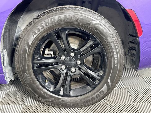 Used 2019 Dodge Charger SXT RWD image 35