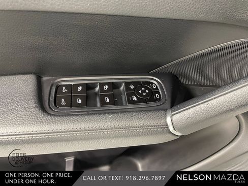 Used 2020 Porsche Cayenne S image 21