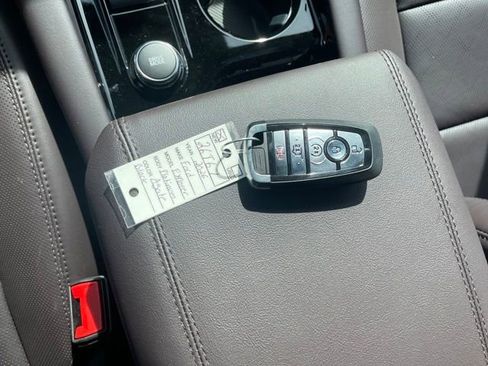 New 2026 Ford Explorer Platinum image 28