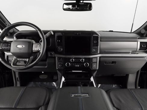 Used 2025 Ford F250 Platinum image 14