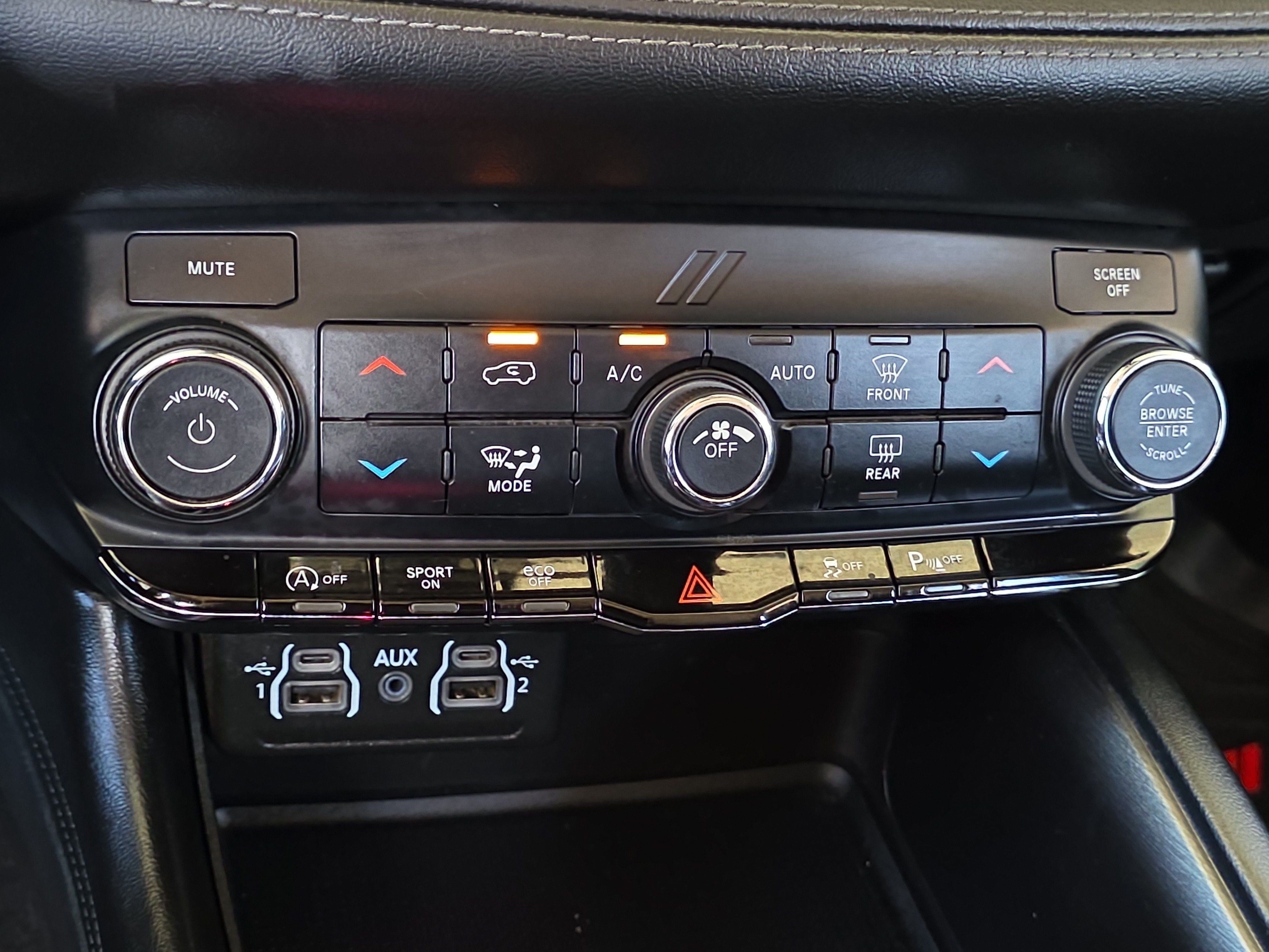 Used 2022 Dodge Durango SXT RWD image 18