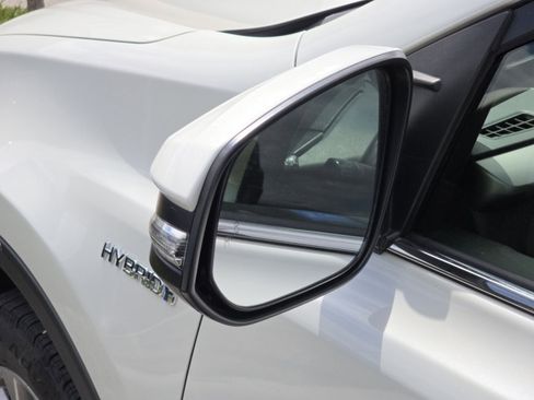 Used 2017 Toyota RAV4 Limited w/ Advanced Technology Package AWD/4WD image 9