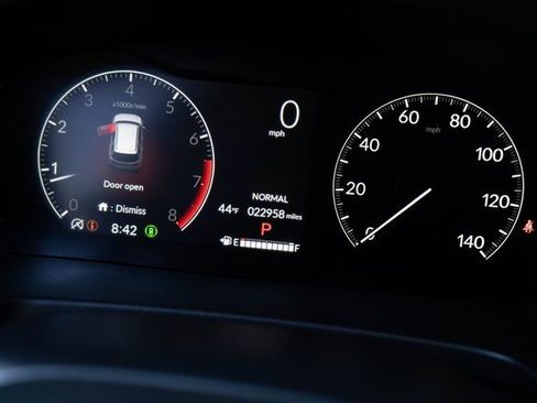 Certified 2024 Honda Pilot Sport image 21