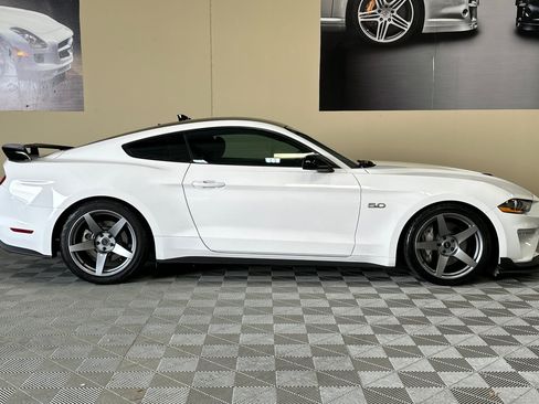 Used 2020 Ford Mustang GT RWD image 3