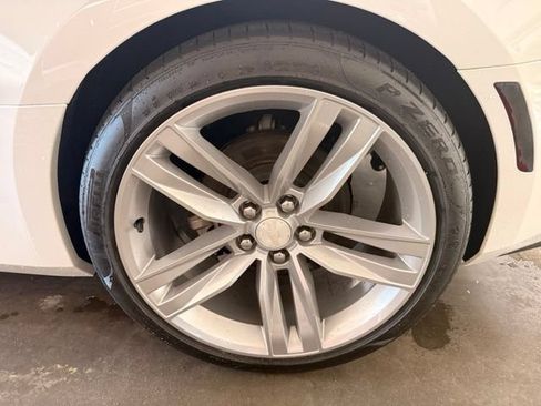 Used 2016 Chevrolet Camaro LT RWD image 7