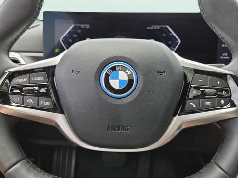 Certified 2025 BMW i4 eDrive40 w/ Premium Package RWD image 33