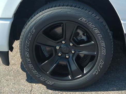 Used 2020 RAM 1500 Big Horn AWD/4WD image 10
