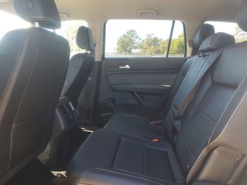 Used 2023 Volkswagen Atlas SE image 12