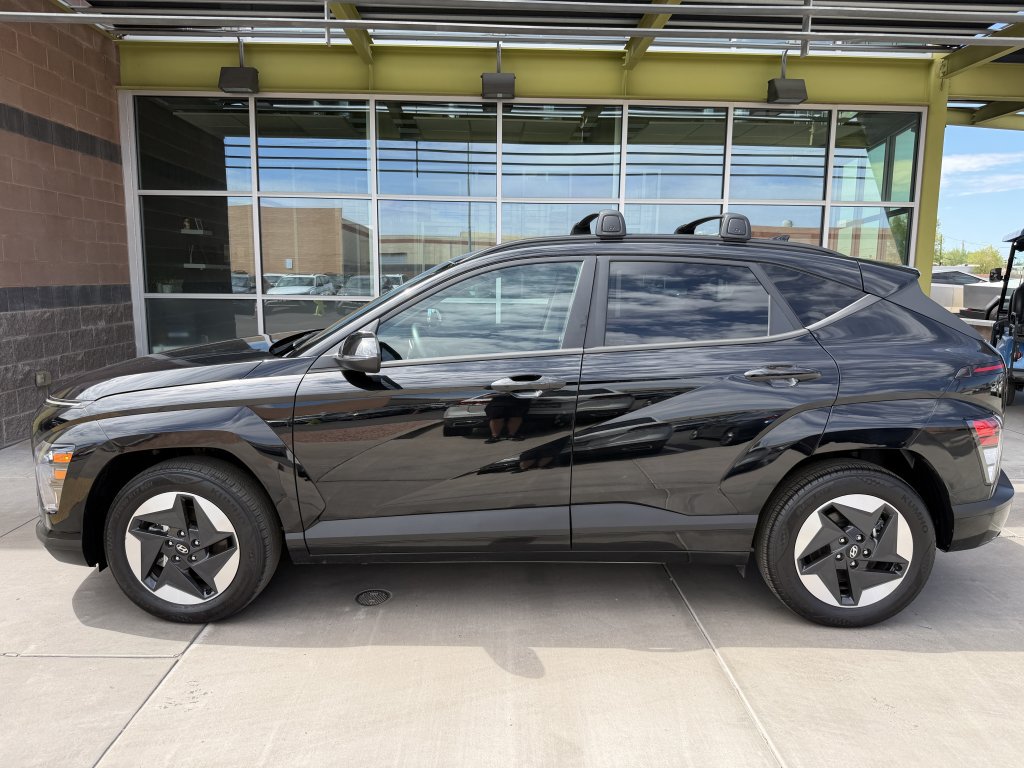 Used 2025 Hyundai Kona SEL FWD image 7