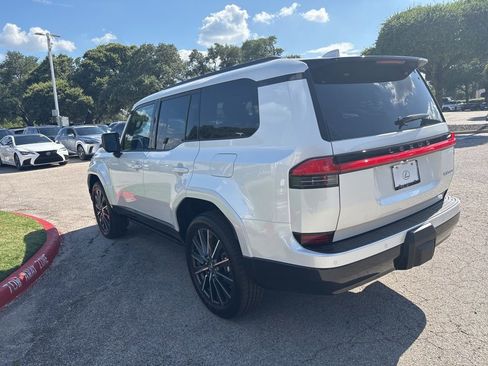 Certified 2026 Lexus GX 550 w/ Accessory Package (ZB) AWD/4WD image 3