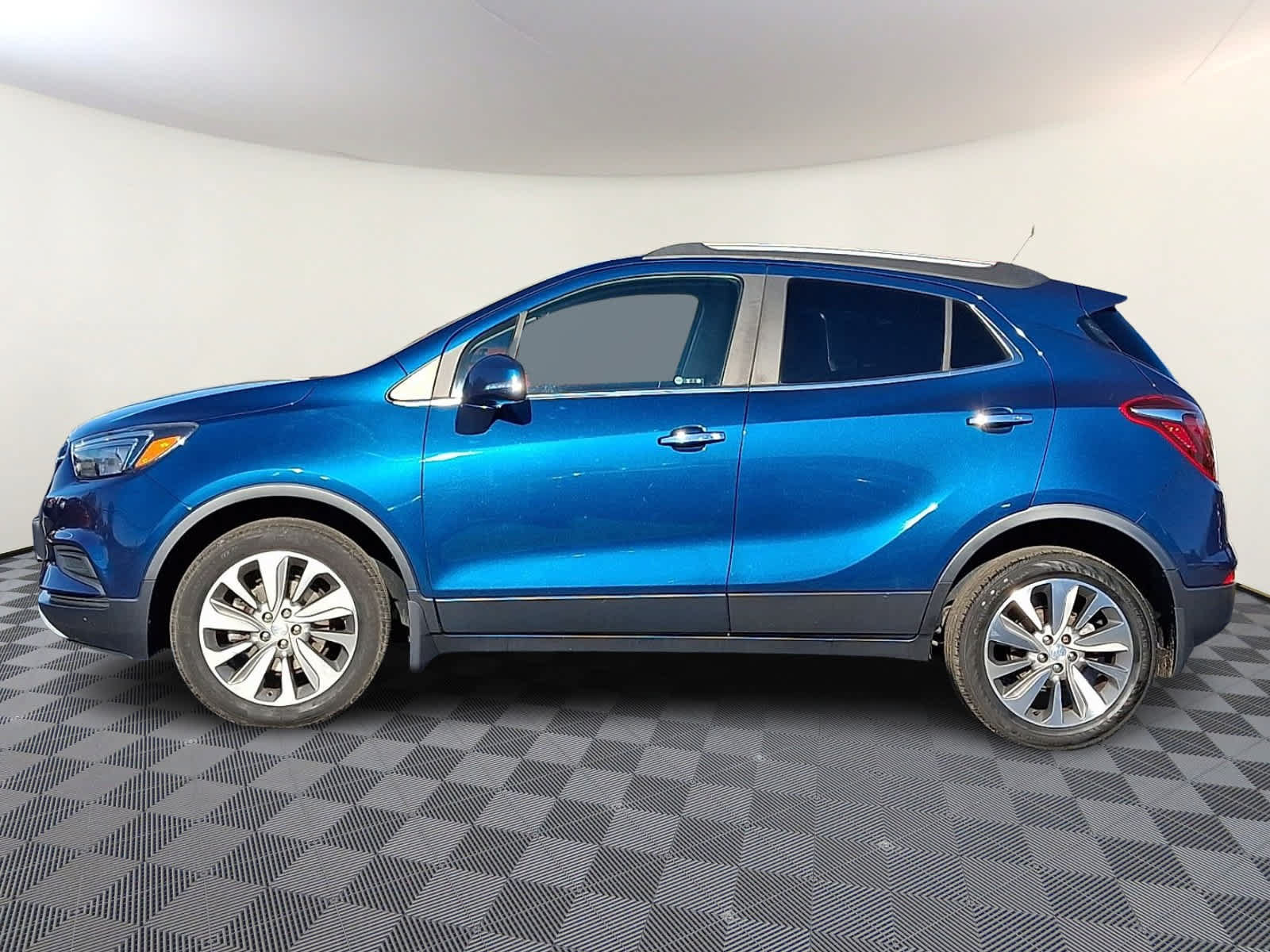 Used 2019 Buick Encore Preferred AWD/4WD image 8